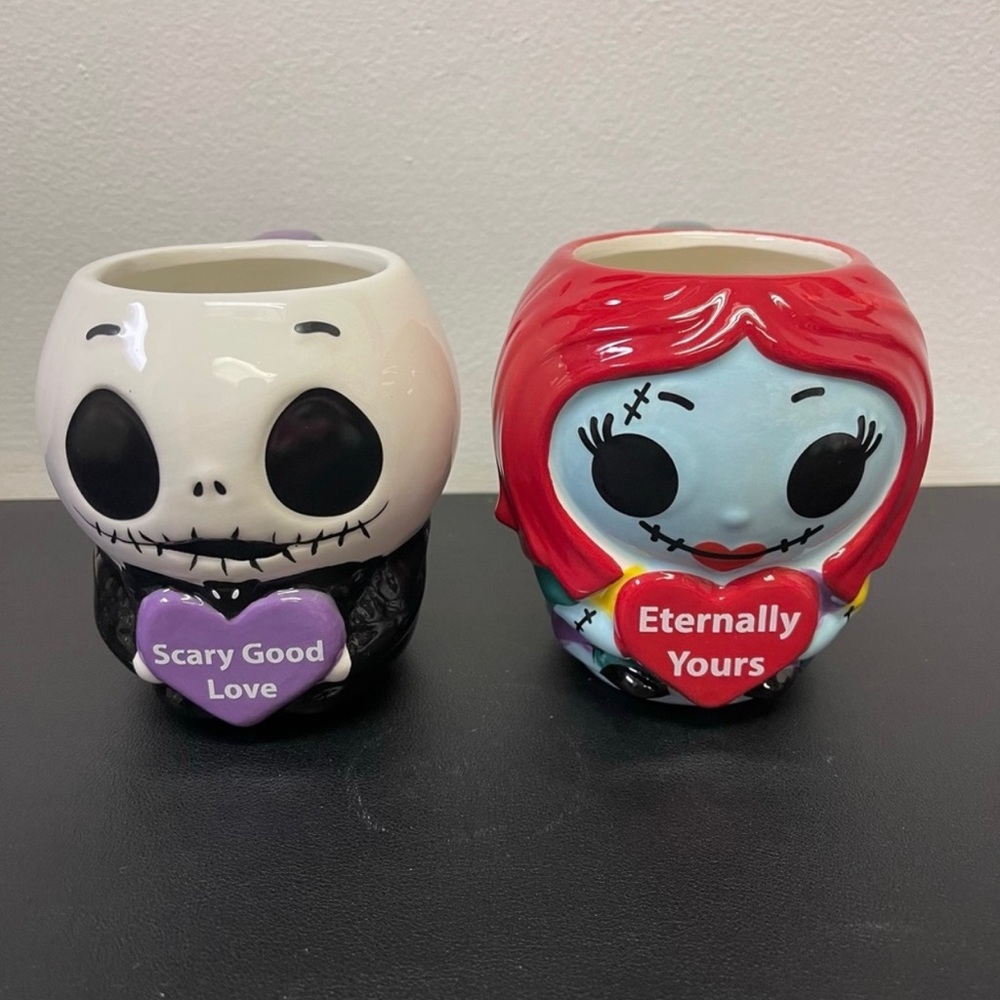 Disney Night Before Christmas Valentines Day Mug Set of 2. 13.5 ounce